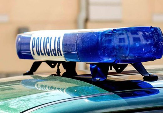 Biciklista bez svijesti pronađen pored puta