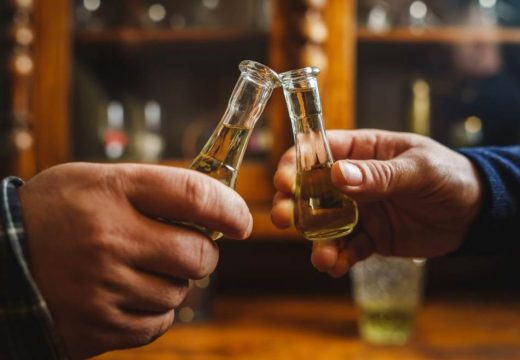 Koliko rakijica ili piva popijete dnevno?Ovo je količina koja se smatra “normalnom”, a povećava rizik od šloga za 76%!