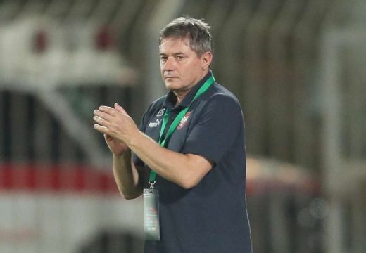 Semberac u najluđoj postavi protiv Kameruna