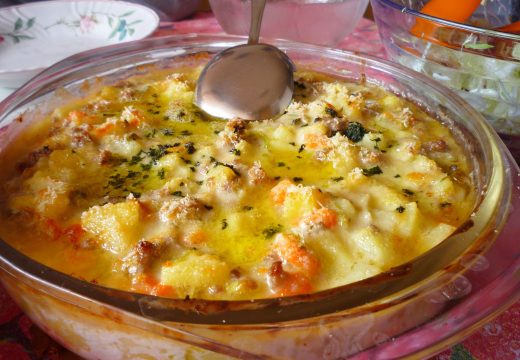 Prijedlog za danas: Mljeveno meso s povrćem u bijelom umaku i kupus salata na starinski način