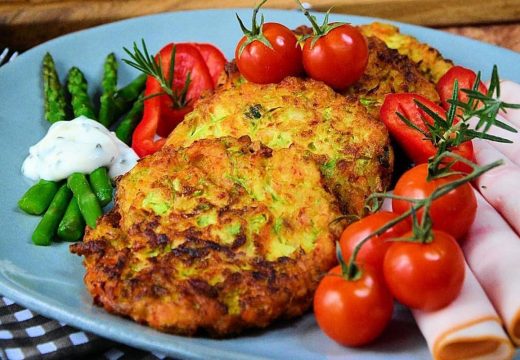 Pljeskavice s tikvicama i ćurećim grudima