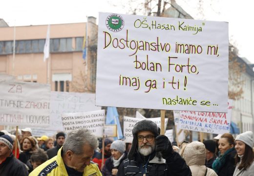 Demonstrant nasrnuo na premijera, intervenisala policija (VIDEO)