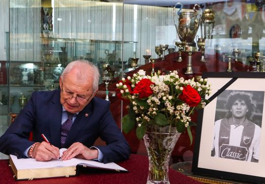 U Zvezdinu Knjiga žalosti u čast Mihajloviću upisali se Mijailović, Dujković….