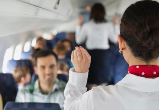 Zašto stjuardese nose maramu oko vrata