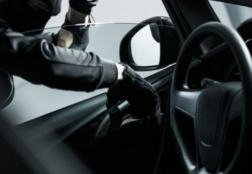 Muškarac iz kombija ukrao 14 KM, vlasnik nudi 4.000 KM nagradu: Večeras ga neću zaključati