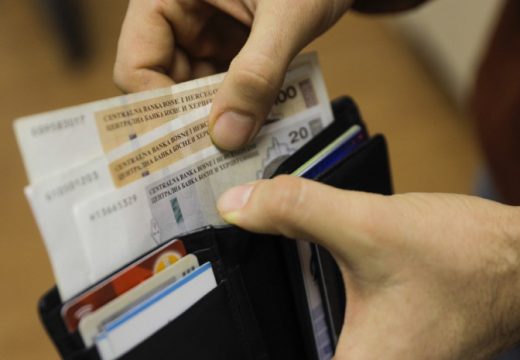 Građani sve više prodaju zlato da bi preživjeli