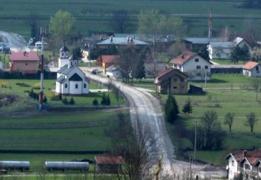 Zatvorena jedina banka u mjestu, penzionerima treba 100 KM da odu u drugi grad podići penziju!