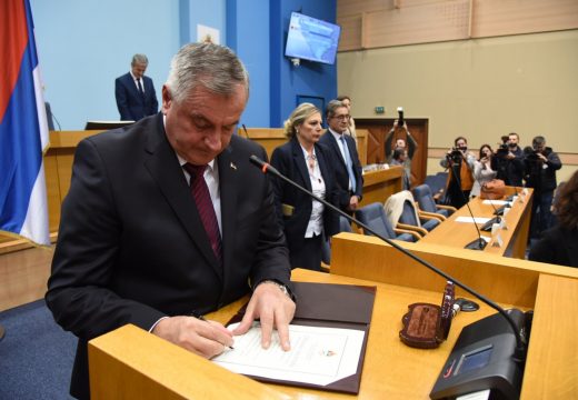 Tek što je formirana, u novoj Vladi RS očekuje se prva ostavka: Dodik ljut