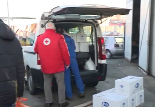 Božićne pečenice i poklon paketi za 250 korisnika bijeljinskog Centra za socijalni rad