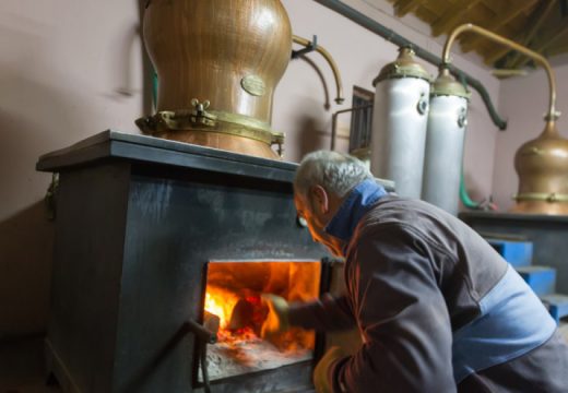 Priča o dobroj rakiji počinje u voćnjaku – kako je napraviti?