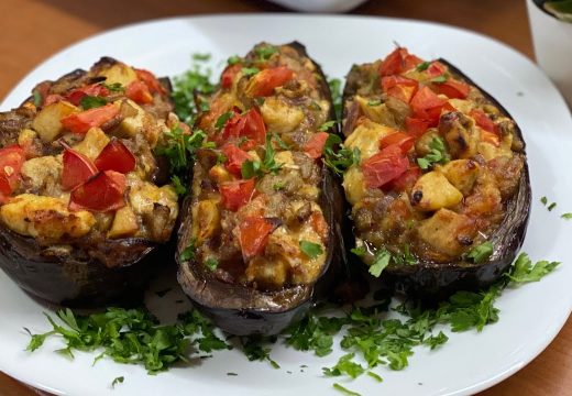 Predlog za danas: Pu­nje­ni pla­vi pa­tlidžan