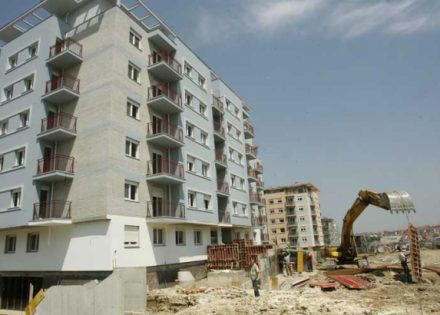 Zbog straha od inflacije građani gotovinu pretvaraju u kvadrate