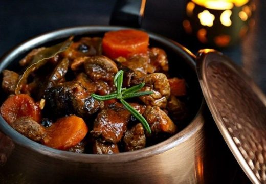 Prijedlog za danas: Junetina sa povrćem u vinu