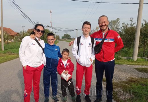 Uspješna atletska godina za braću Seniće (Foto)