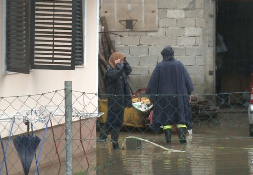 U Semberiji uvedene vanredne mjere odbrane od poplava, Drina se izlila u Zvorniku, Vrbas prešao kotu redovne odbrane od poplava