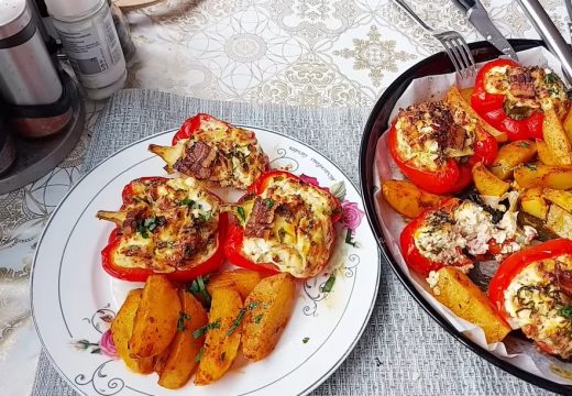 Prijedlog za danas: Paprike punjene sirom i slaniciom (VIDEO)