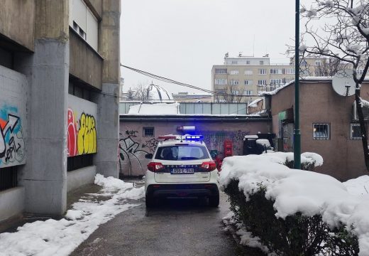 Pronađeno beživotno tijelo, sumnja se da je osoba pala sa zgrade