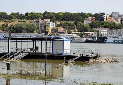 Pijani kapetan napravio haos na Savi: Upravljao neispravnim brodom, oštetio tri splava