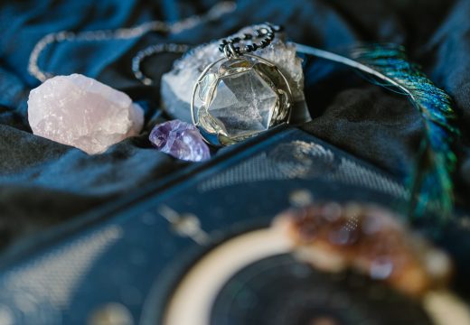 Rak pretjeruje, Škorpija pred izborom, Strijelac bježi od stvarnosti