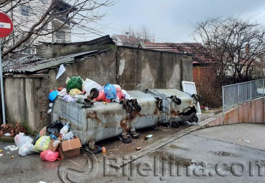 “Deponija”u centru grada