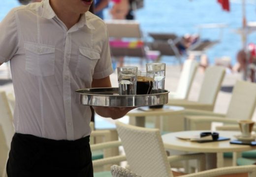 Grčkoj nedostaje 280.000 radnika u građevinarstvu, turizmu i ugostiteljstvu