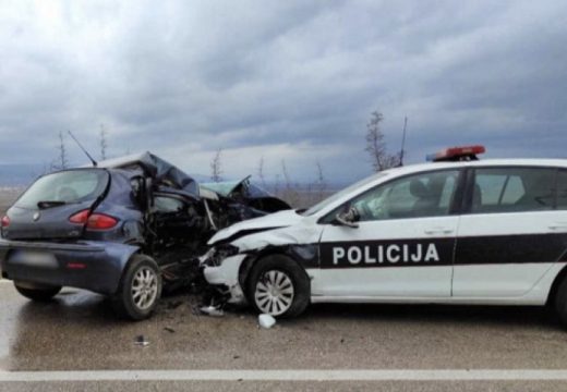 Poginuo muškarac, trojica policajaca povrijeđena