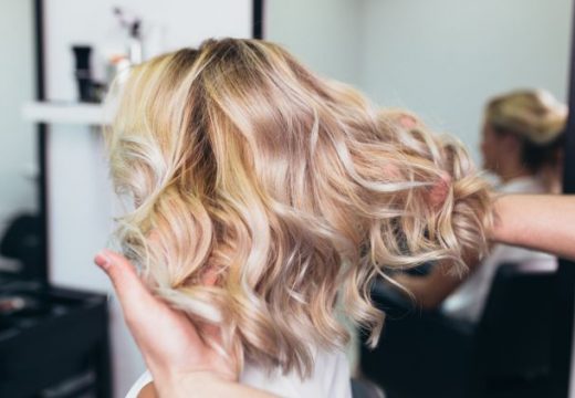 Vječita nedoumica: Zašto se za žutu boju kose kaže da je plava?