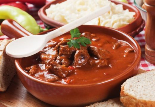 Prijedlog za danas:Bečki gulaš-pravo zimsko jelo