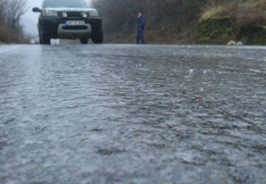 Oprez zbog poledice: Savjetuje se maksimalno oprezna vožnja