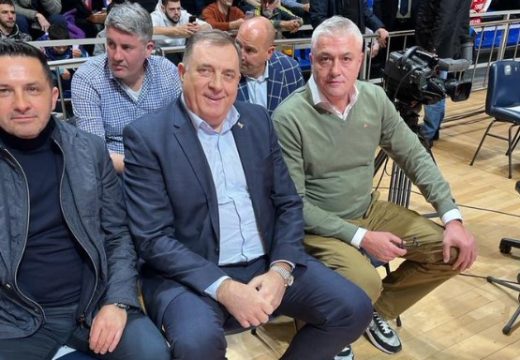 „Večeras smo svim srcem uz Srbiju“ (Foto)