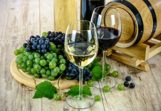 Male cake, velikih majstora: Kako kušati vina?