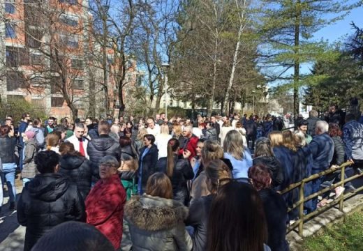 Zdravstveni radnici u Brčkom stupili u generalni štrajk