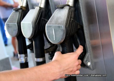 Pojeftinilo gorivo u Srpskoj