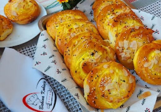 Slano puž pecivo sa sirom