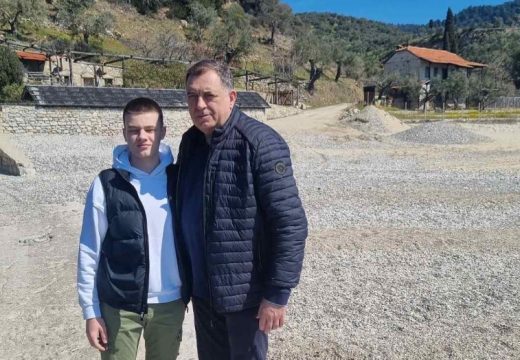 Dodik stigao na Svetu Goru sa unukom