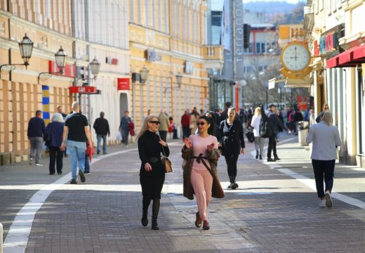 Oko 4 milijarde KM držimo na računima: Građani Srpske smanjuju štednju, a povećavaju kredite