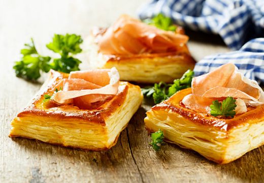 Prijedlog za danas: Pikantne lisnate kockice