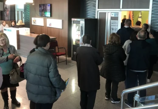 Na referendumu do 16.00 časova glasalo 37.282 birača