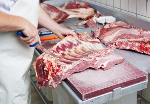 Meso opet poskupljuje: Evo kako je država izigrala domaće farmere i građane