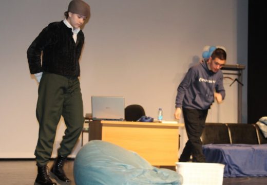 Učenici odigrali humanitarnu predstavu: Cilj da prikupe novac za liječenje Miloša Božovića