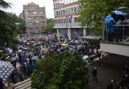 Građani Srbije na novom protestu protiv nasilja (Video)