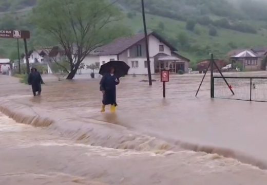 Izlila se rijeka Una, kiša izaziva bujične poplave