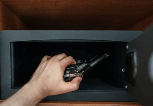 Sefovi za čuvanje oružja rasprodati, prodavnice prave liste čekanja