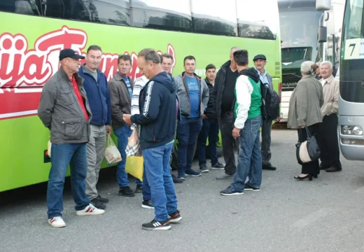 500 poljoprivrednih proizvođača iz Semberije otputovalo na 90. međunarodni poljoprivredni sajam u Novom Sadu (foto)
