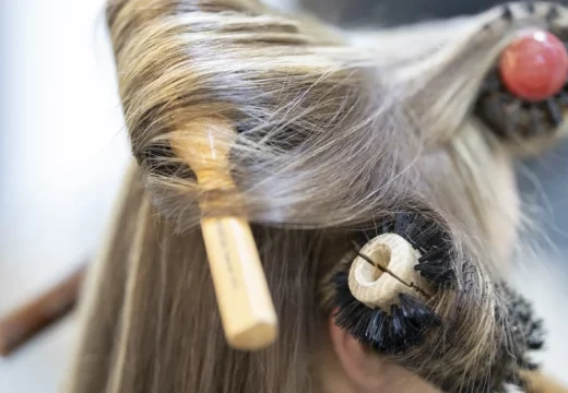 Sa čašom vode otkrijte koliko vam je kosa kvalitetna