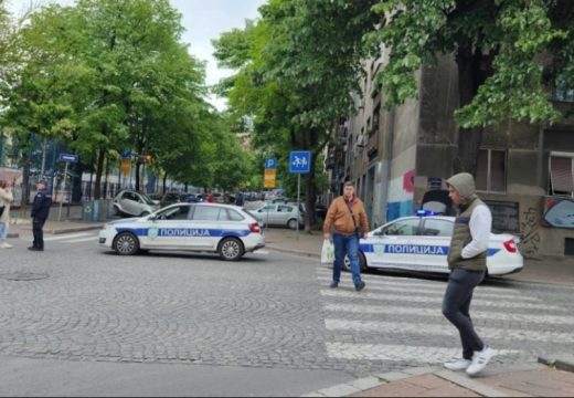 Uhapšen dječak koji je iz očevog pištolja ubio čuvara i ranio učiteljicu i nekoliko djece (VIDEO)
