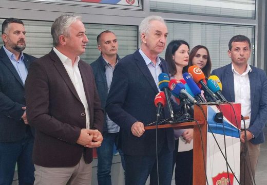 Duguju advokatima, medijima, cvjećarama, pa čak i mesnicama i crkvi