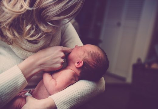 Rode su bile vrijedne : U porodilištima RS rođeno 26 beba