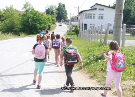 Hrvatska će đake podsticati na druženje, Srpska ograđuje škole