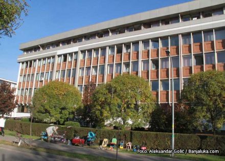 Roditeljima djece sa malignim oboljenjem na bolovanju 100 odsto neto plate